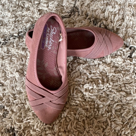 Flats - Picture 2 of 5